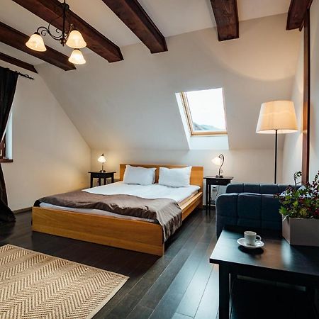 Hotel Hanul Anselmo*** Oituz  Zewnętrze zdjęcie