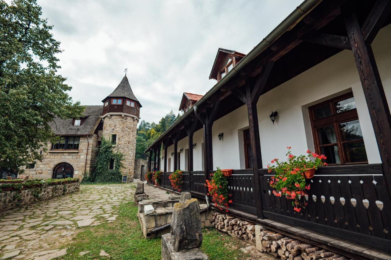 Hotel Hanul Anselmo*** Oituz  Zewnętrze zdjęcie