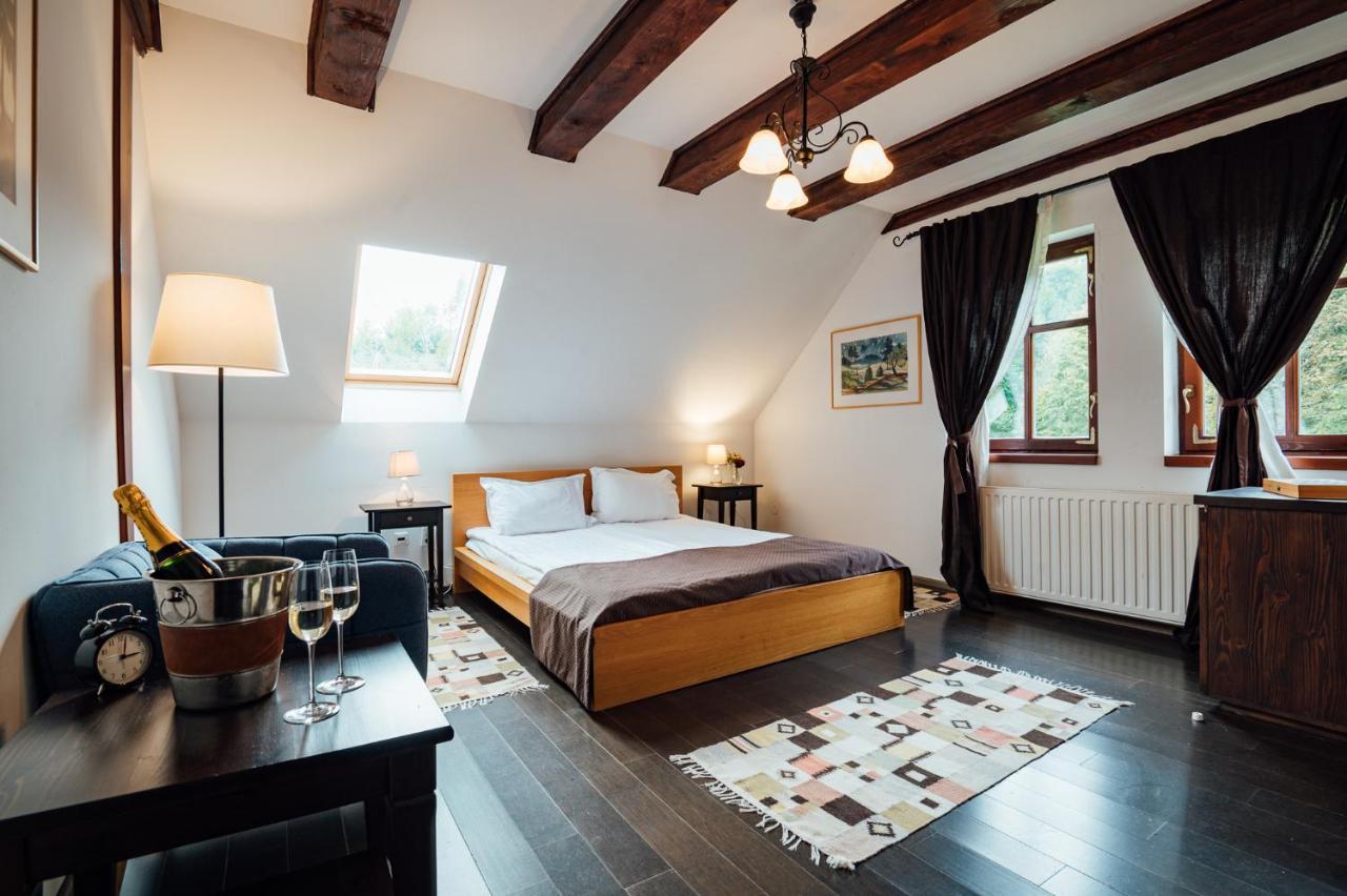 Hotel Hanul Anselmo*** Oituz  Zewnętrze zdjęcie