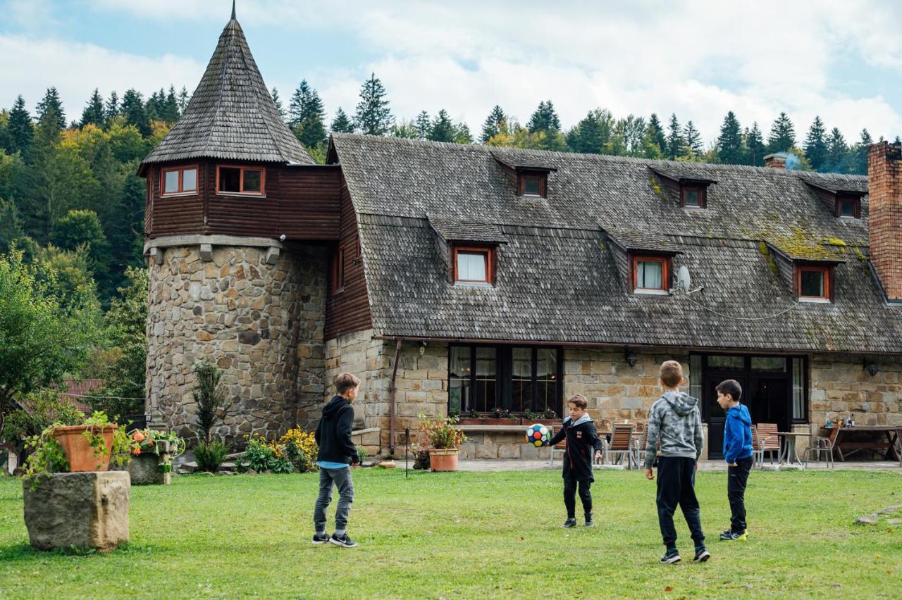 Hotel Hanul Anselmo*** Oituz  Zewnętrze zdjęcie